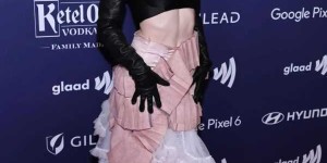 活动丨德芙·卡梅隆在纽约出席第33届年度GLAAD颁奖盛典