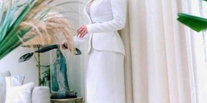 高清丨海莉·阿特维尔为珠宝品牌拍摄宣传照