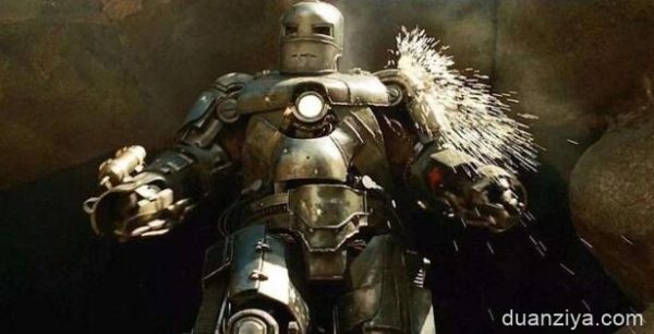 复仇者联盟5就快来了,再见了,钢铁侠,再见了,史蒂夫.罗杰斯-插图 托尼斯塔克在被关押的山洞里做出来的初代钢铁侠战甲