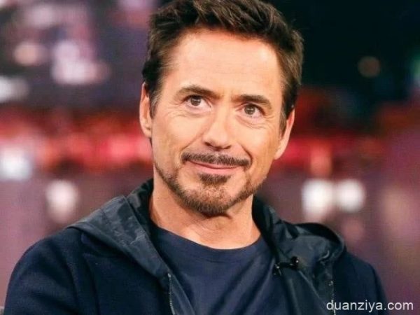 同样是忘台词：洛基靠卖萌，钢铁侠靠发挥，他是真的绝望！-插图2