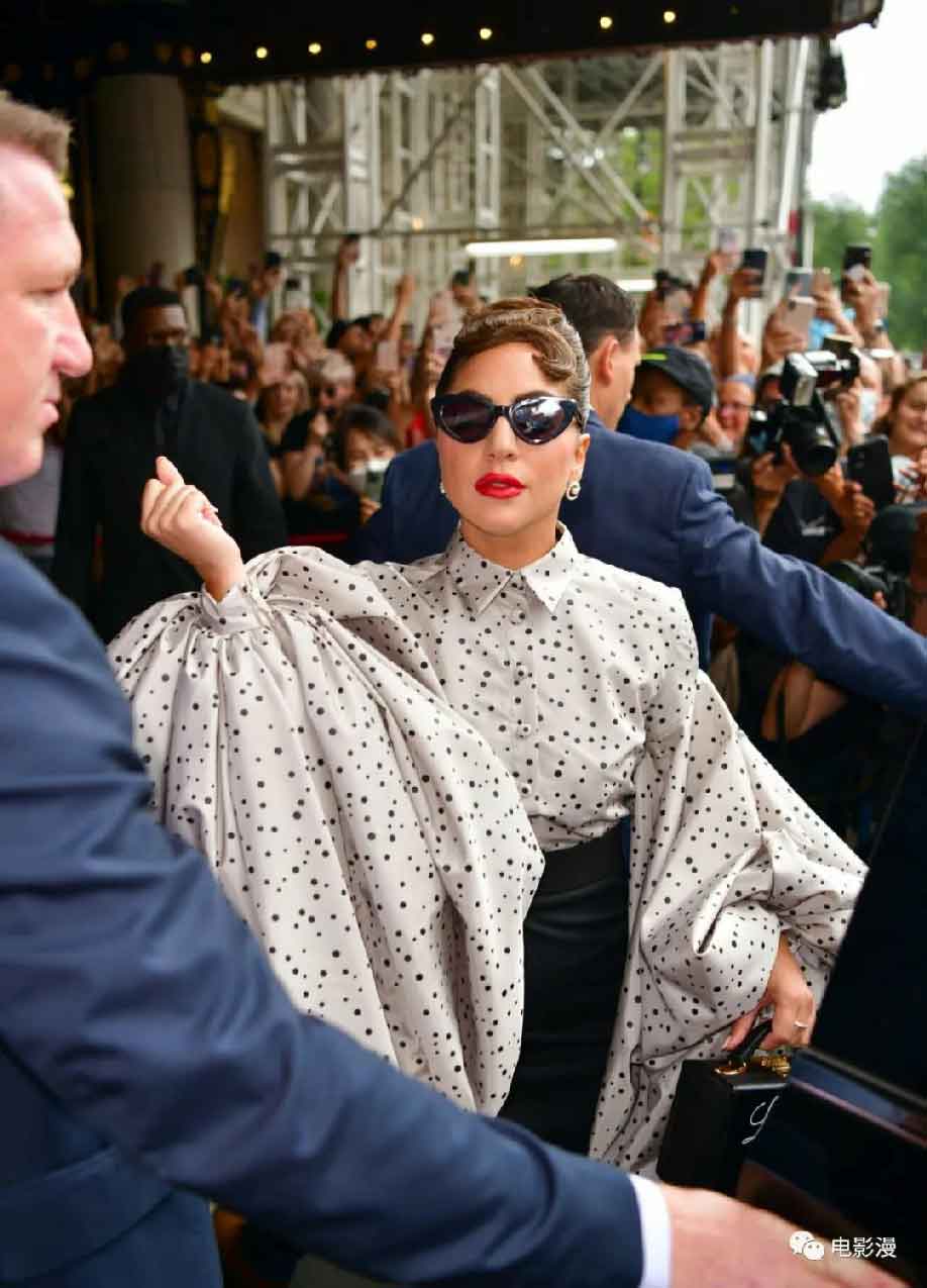 街拍丨Lady Gaga在纽约街头，很有姐就是女王的霸气-插图5