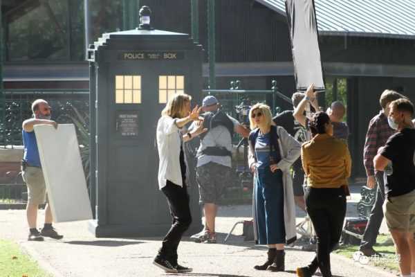 片场丨《神秘博士》第十三季正在格兰奇敦拍摄中-插图3