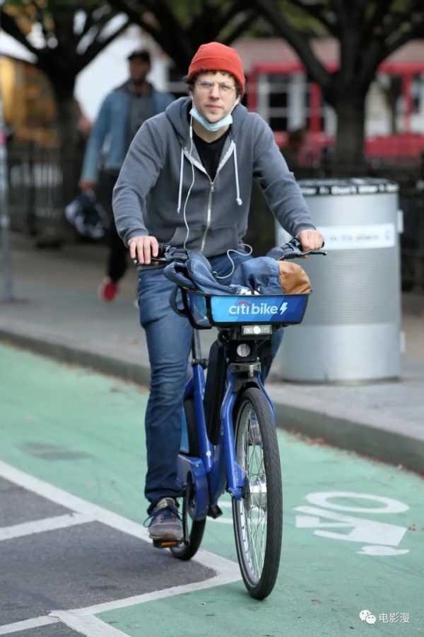 街拍丨卷西在纽约街头骑单车-插图6