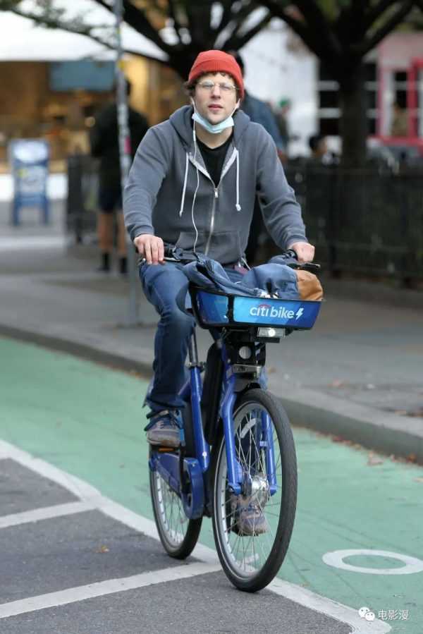 街拍丨卷西在纽约街头骑单车-插图9