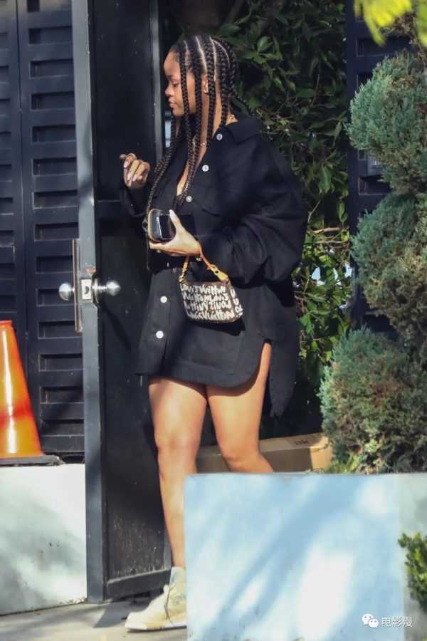街拍丨蕾哈娜离开男友A$AP Rocky位于洛杉矶的住宅-插图7