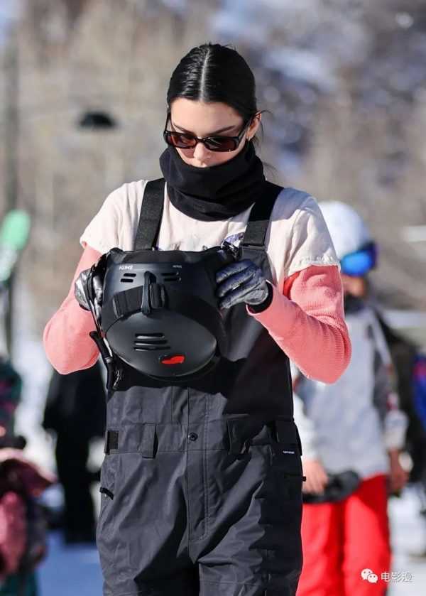 街拍丨美女子肯豆在阿斯彭滑雪场度假-插图8