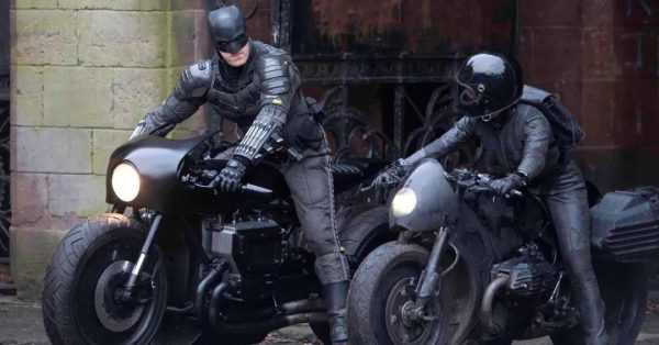 翻车了，一些蝙蝠侠和猫女摩托照-插图2