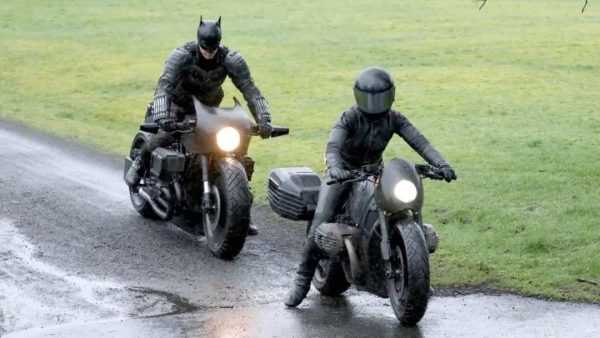 翻车了，一些蝙蝠侠和猫女摩托照-插图7