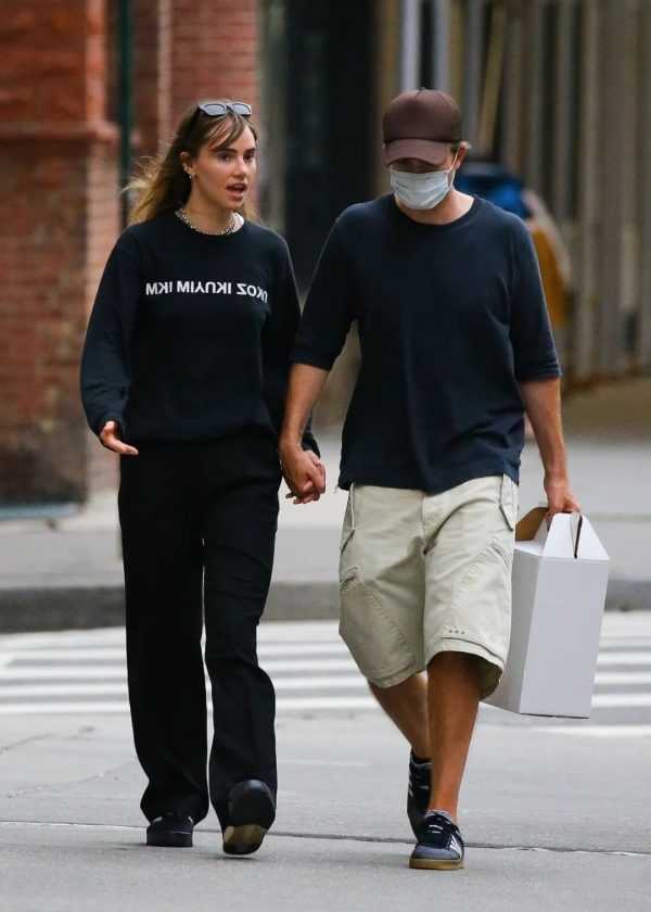 街拍丨罗伯特·帕丁森和女友在纽约街头手牵手散步-插图7