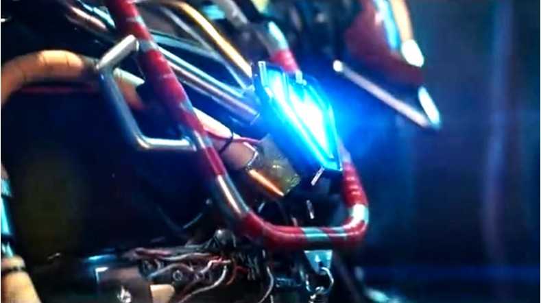【中文】《黑豹2》发布钢铁之心预告，全新盔甲亮相-插图