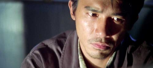 梁朝伟主演的《暗花》中，爆头一枪无人敢开枪，编剧游乃海表示︰\