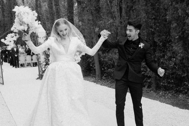 令人惋惜，漫威女星苏菲·特纳离婚，年仅27岁，婚姻持续7年-1
