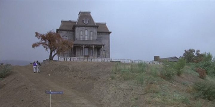 探索阿尔弗雷德·希区柯克经典恐怖电影中的Psycho House-1