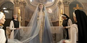 《无瑕》：西德妮·斯威尼的恐怖片回归，演技惊艳但剧本平淡缩略图