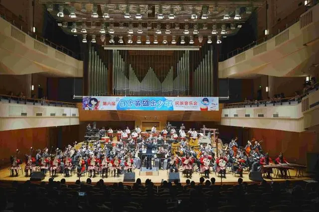 新星少年20人组登台，精彩表演不容错过！