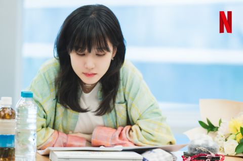 朴恩斌和车银优主演的Netflix新剧《The Wonder Fools》剧本围读照片曝光