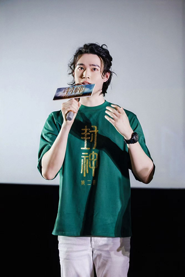 刘乐被于适钦点为《封神2》的对外事务发言人，在深圳路演现场秀了一把英文