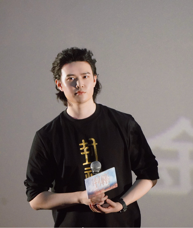 刘乐被于适钦点为《封神2》的对外事务发言人，在深圳路演现场秀了一把英文
