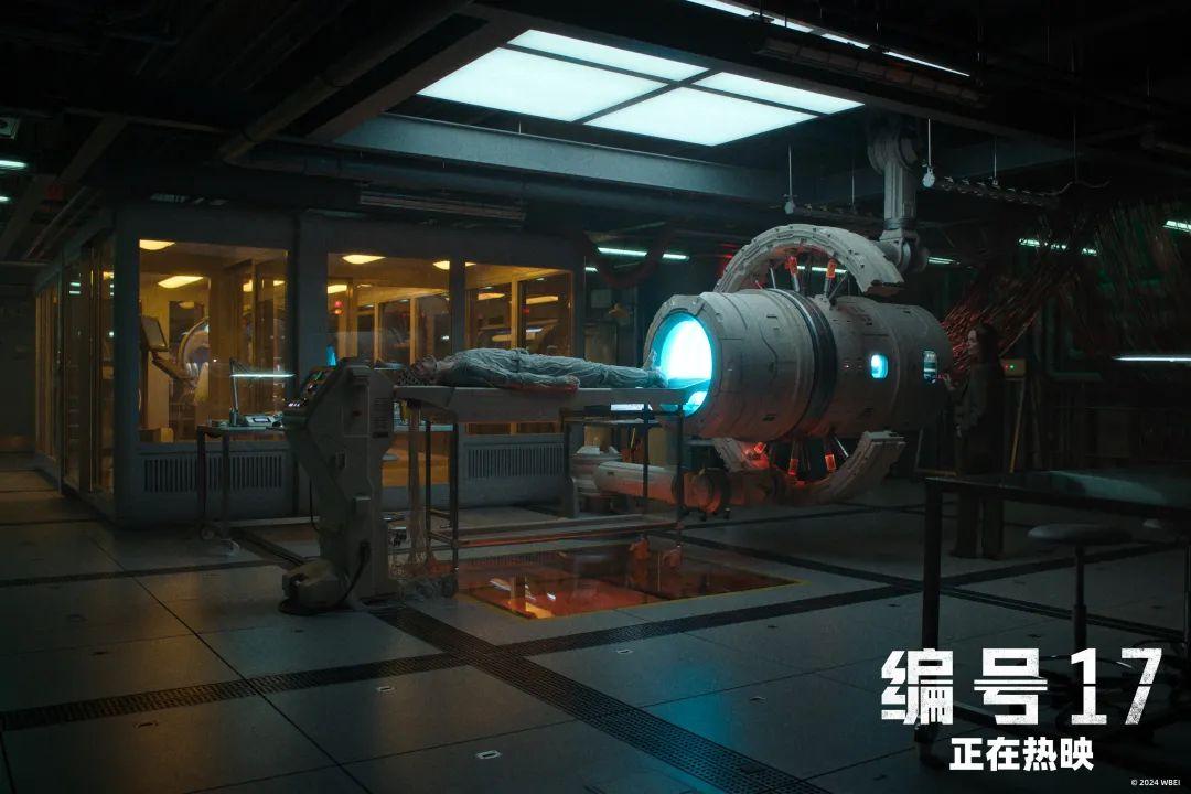 奉俊昊新片《编号17》今天上映，罗伯特·帕丁森无限续命搅动职场