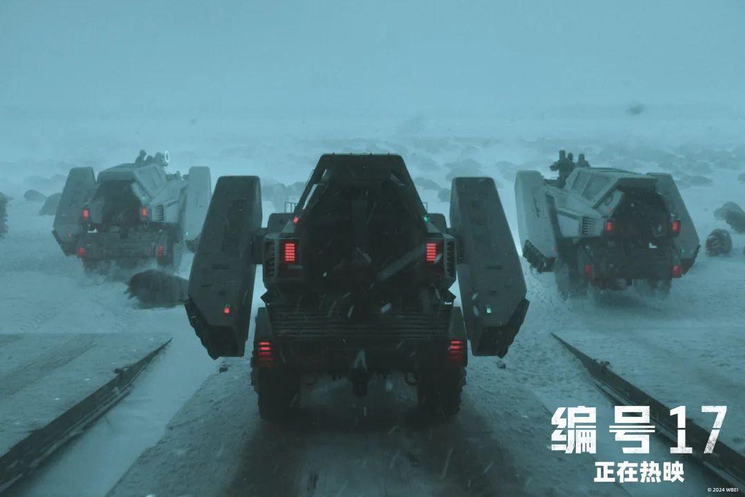 奉俊昊新片《编号17》今天上映，罗伯特·帕丁森无限续命搅动职场