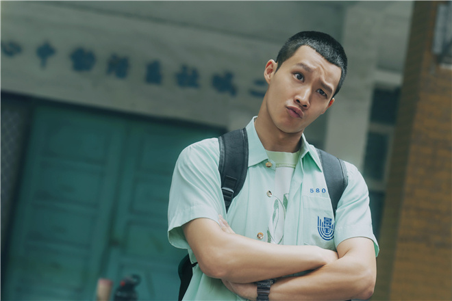 王浩然赵思涵领衔！青春片《装病逃课指南》定档5.20