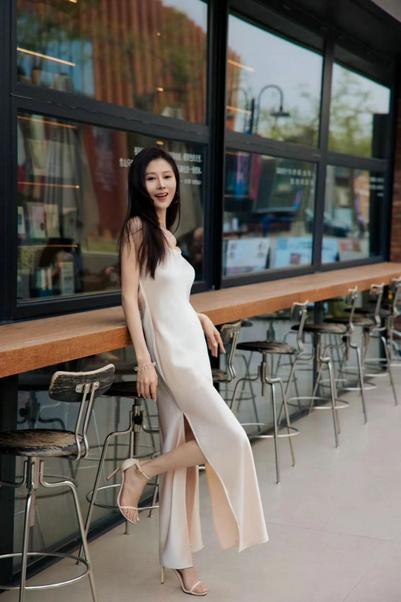 李晓芸《畸形秀》角色剖析：医美陷阱下的双面人生