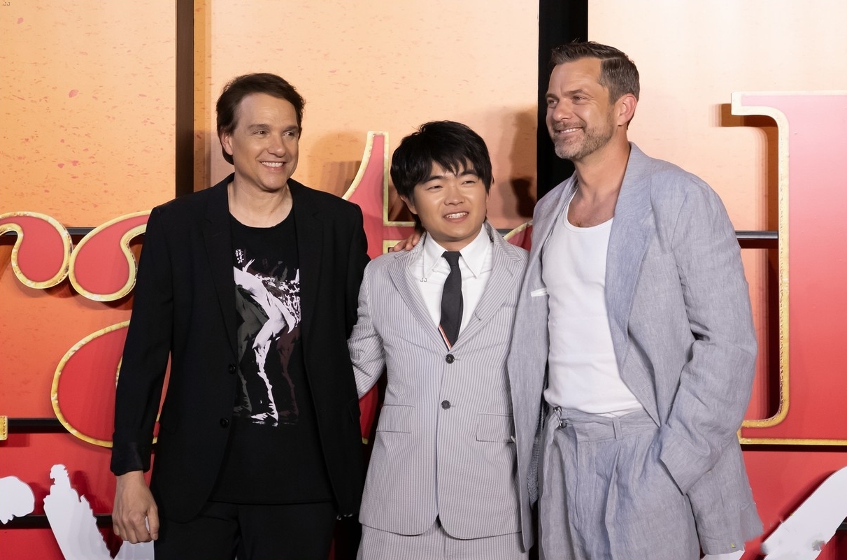 功夫宇宙新传承！成龙缺席《功夫梦》墨西哥首映 亚裔新星王班扛起东西武学桥樑