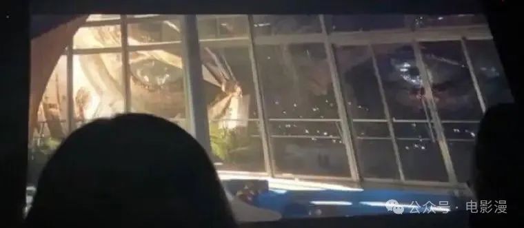 漫威救星来袭！《神奇四侠：初露锋芒》行星吞噬者引爆宇宙级危机