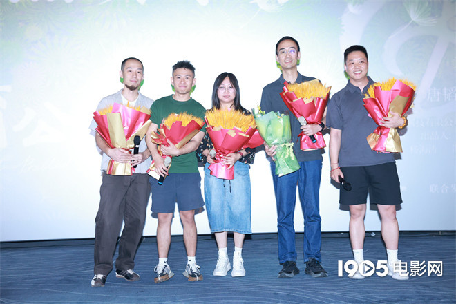 6年匠心打磨！《蒲公英，蒲公英》点映引爆泪点，流动少年的破土追梦之旅